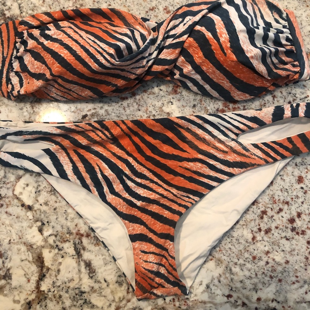 Lspace bikini top and bottoms size Large